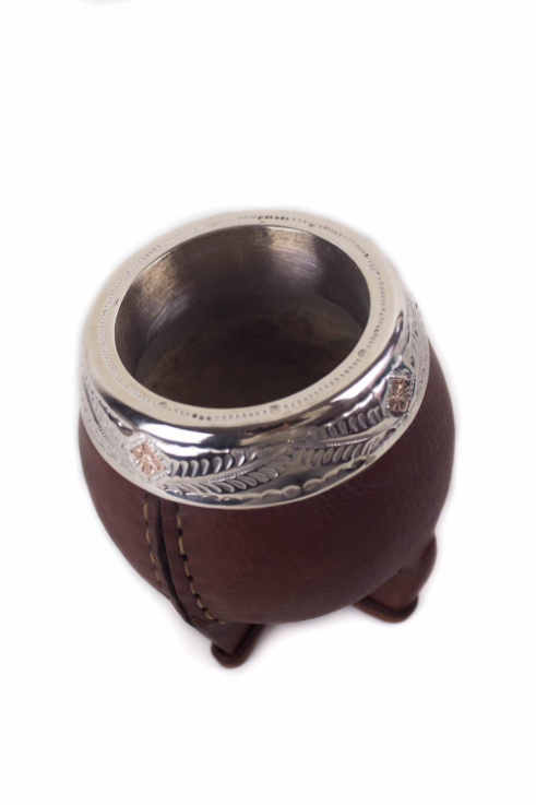 mate de calabaza con boquilla en plata y oro forrado en cuer Mate de plata y oro forrado en cuero