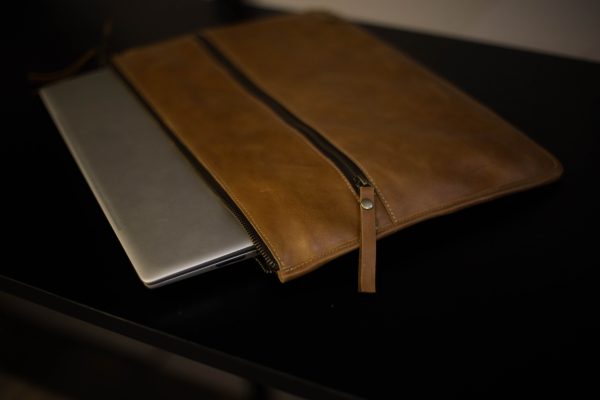 Portalaptop de Cuero Personalizado – Regalo Corporativo Premium